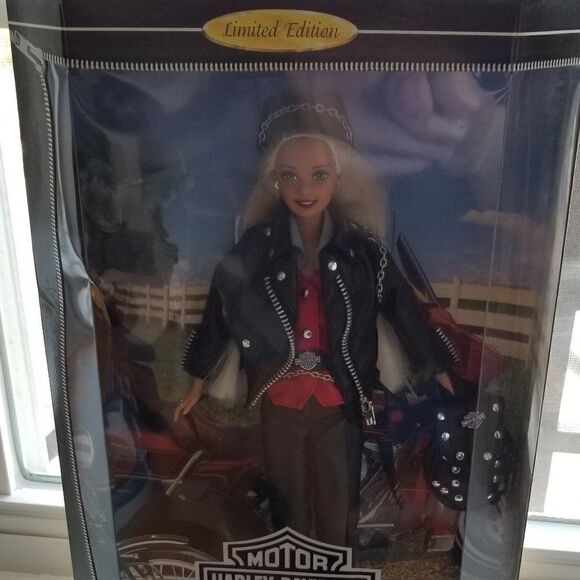 1997 Harley Davidson Barbie 1st in Series NRFB - Picture 1 of 13